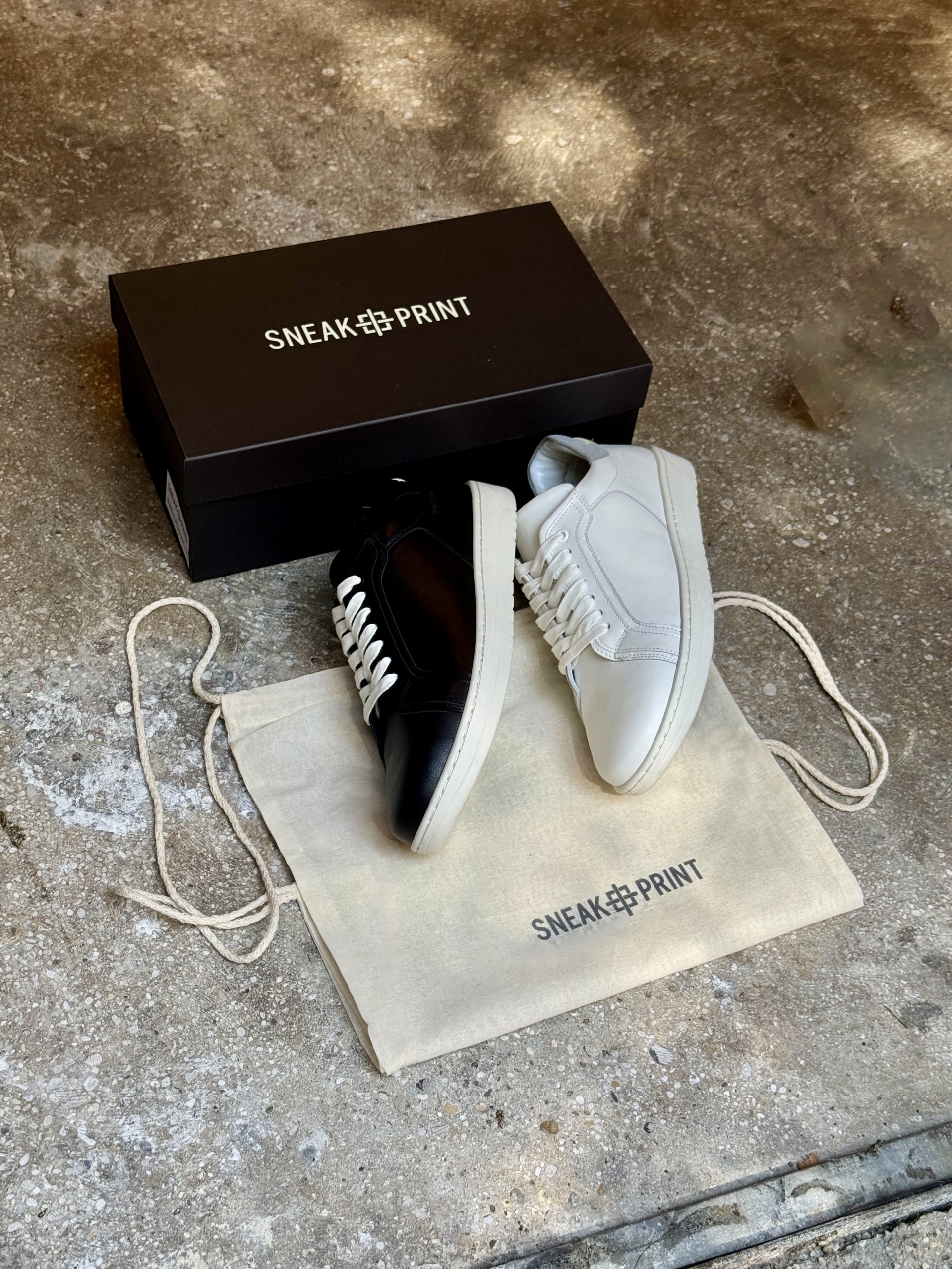 T1 - Schwarz mit weißer Aussensohle