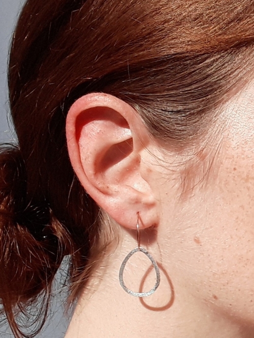 Ohrringe mit Anhänger "Draabe No1" - Silber, geschwärzt, vergoldet oder rosévergoldet