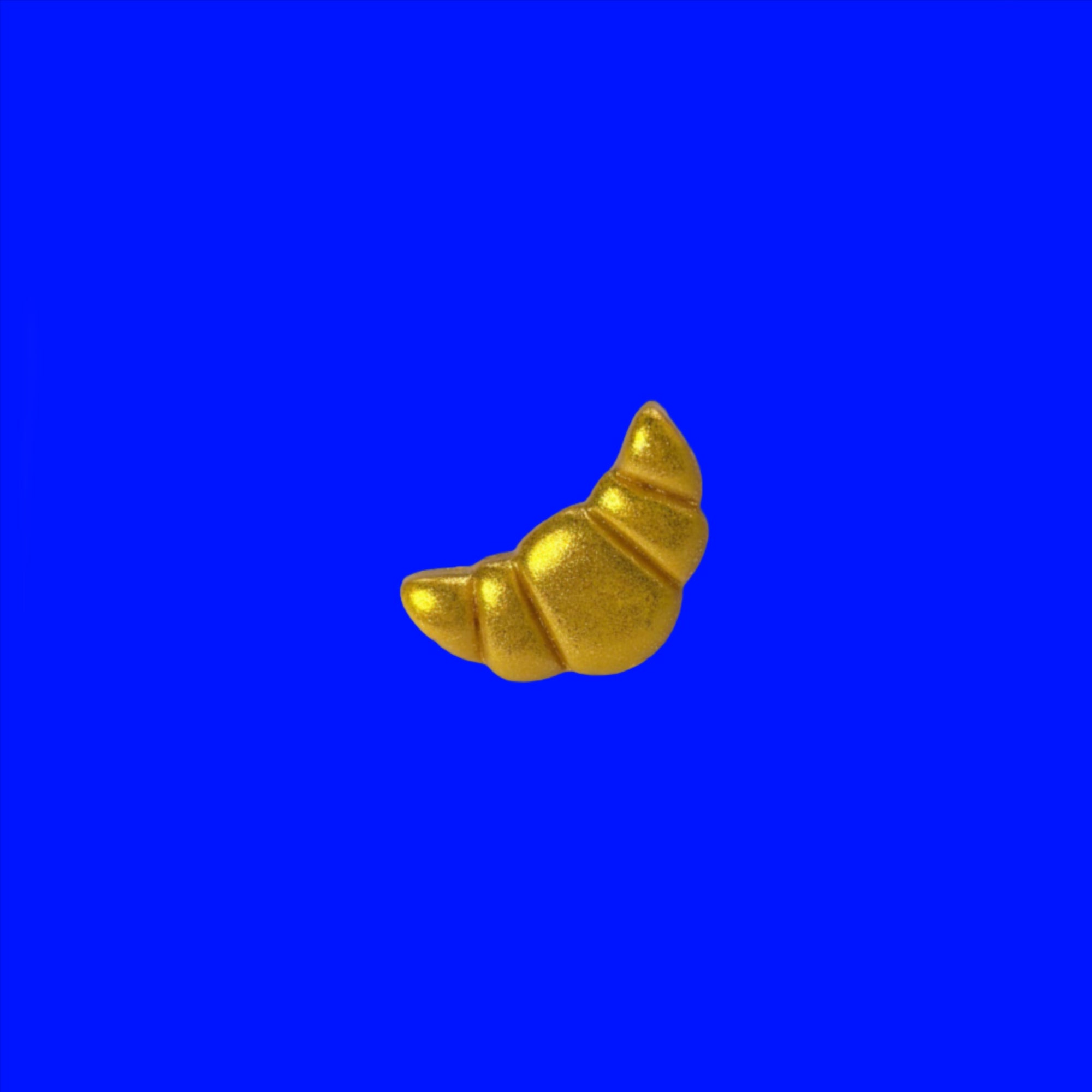 Croissant pin
