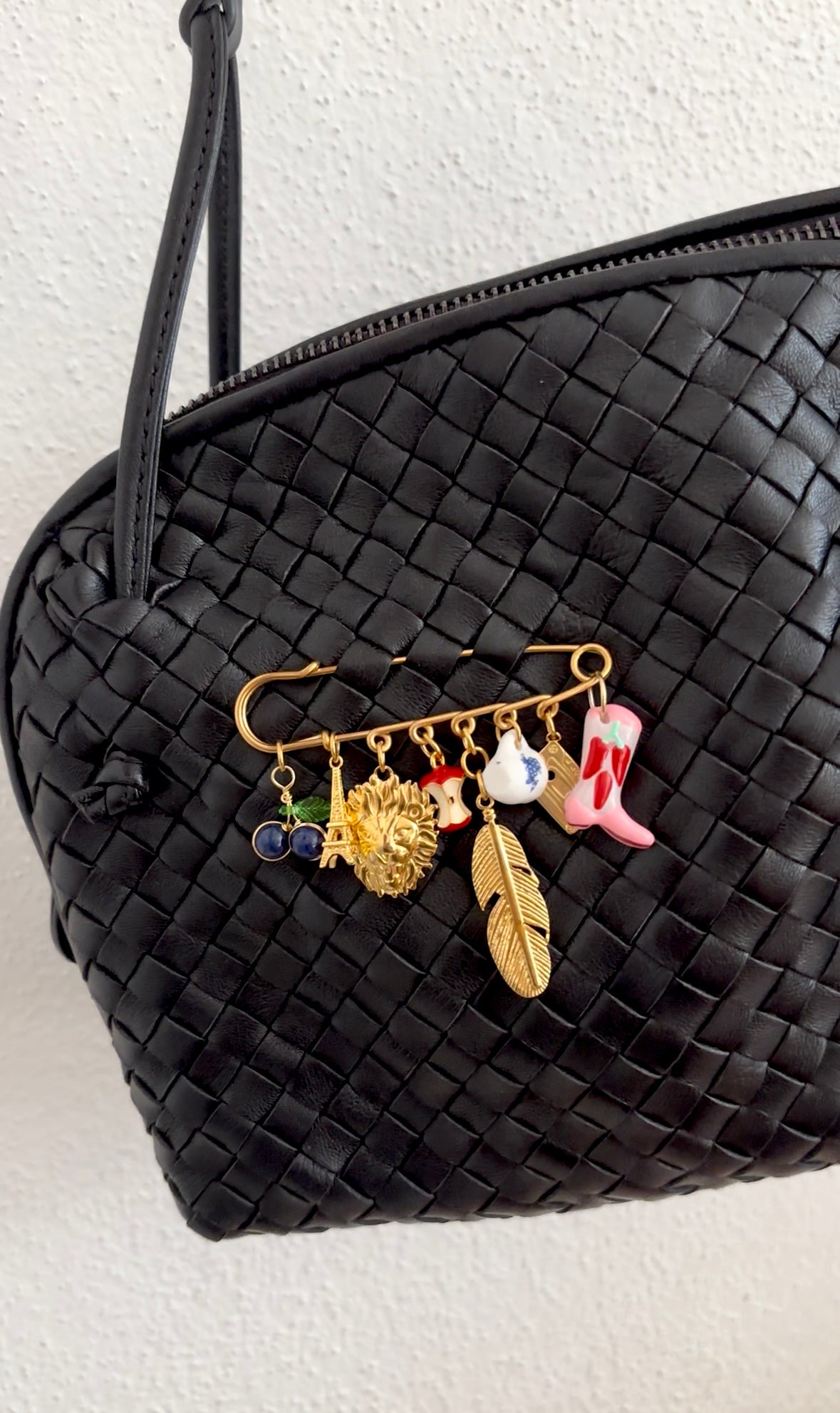 Basic Pin with 5 Loops